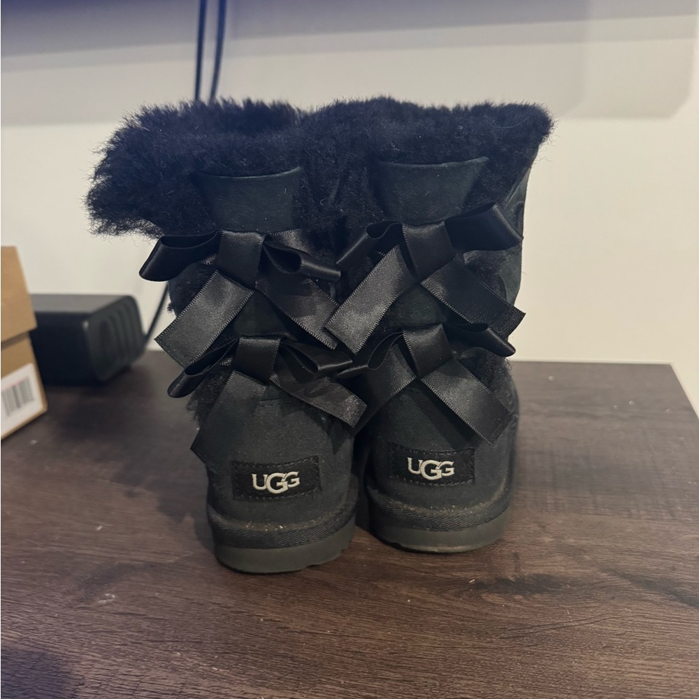 UGG Youth Girl Black Suede Bow Boots